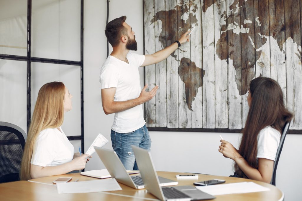 3 benefícios em escolher aprender outros idiomas